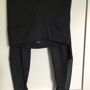 leggings with mesh cutout